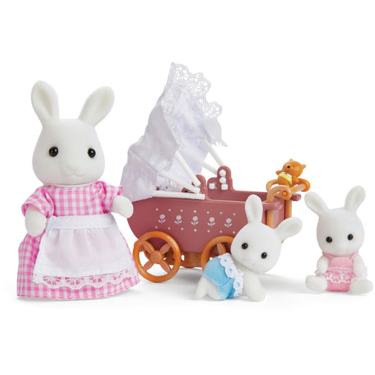 Calico Critters Connor and Kerri's New Carriage Ride