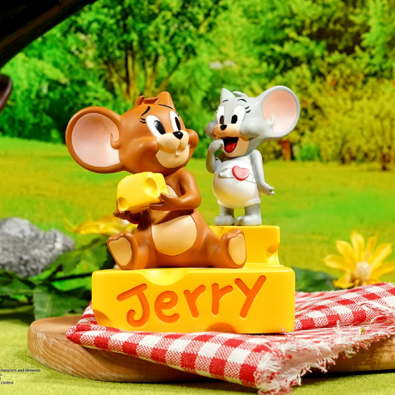 Soap Studio Tom and Jerry - Jerry Feeds Tuffy Ornament