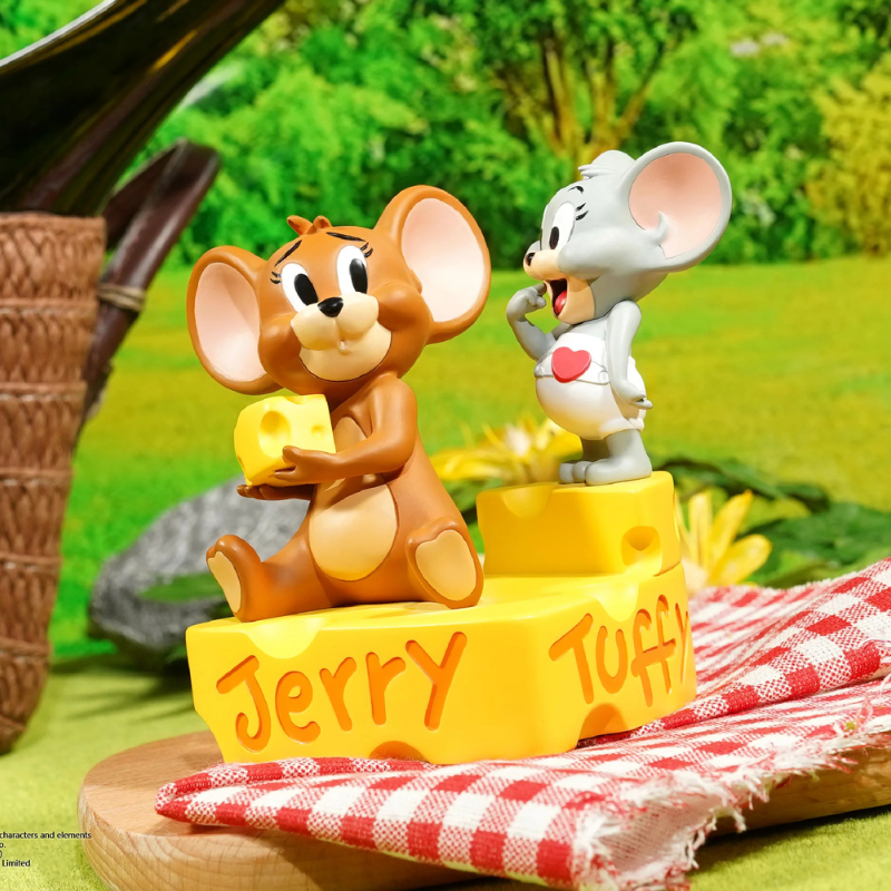 Soap Studio Tom and Jerry - Jerry Feeds Tuffy Ornament