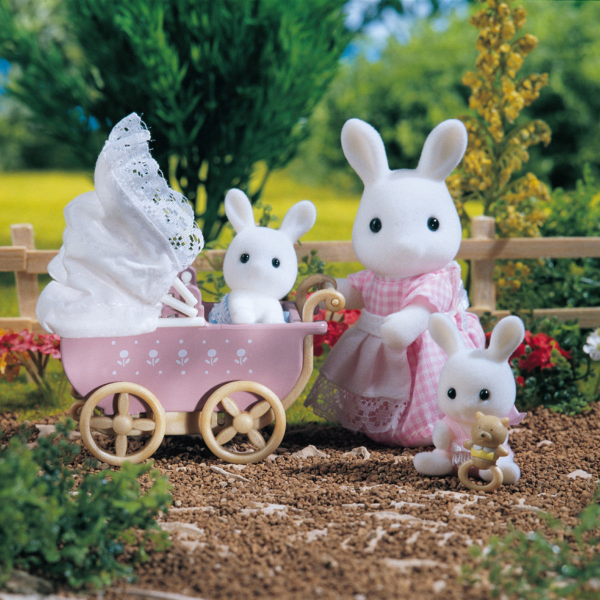 Calico Critters Connor and Kerri's New Carriage Ride