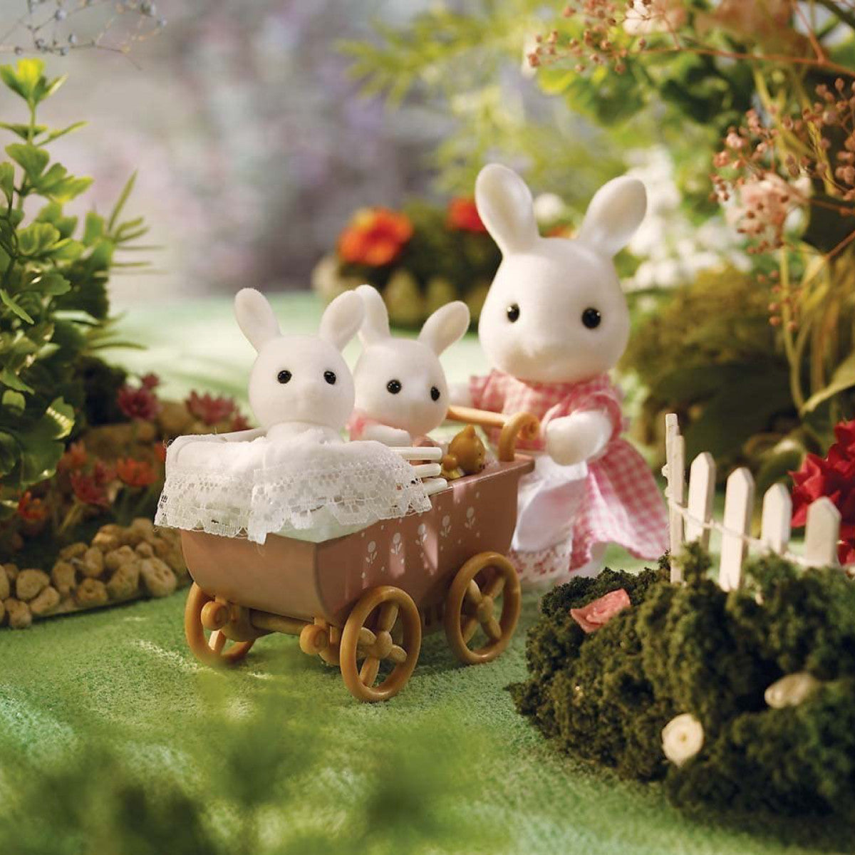 Calico Critters Connor and Kerri's New Carriage Ride