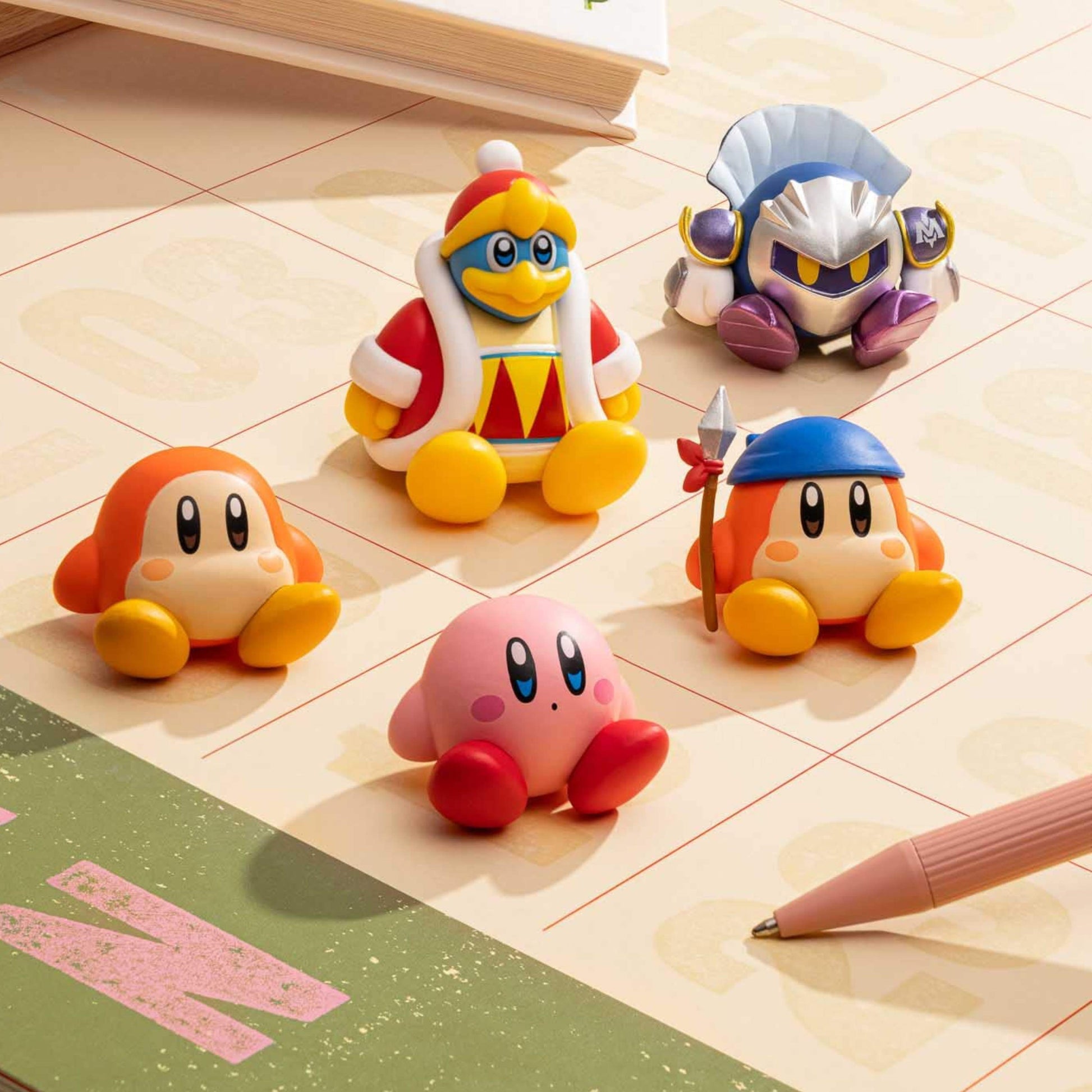 Kirby's Dream Land Box of 12 Random Sitting Figures