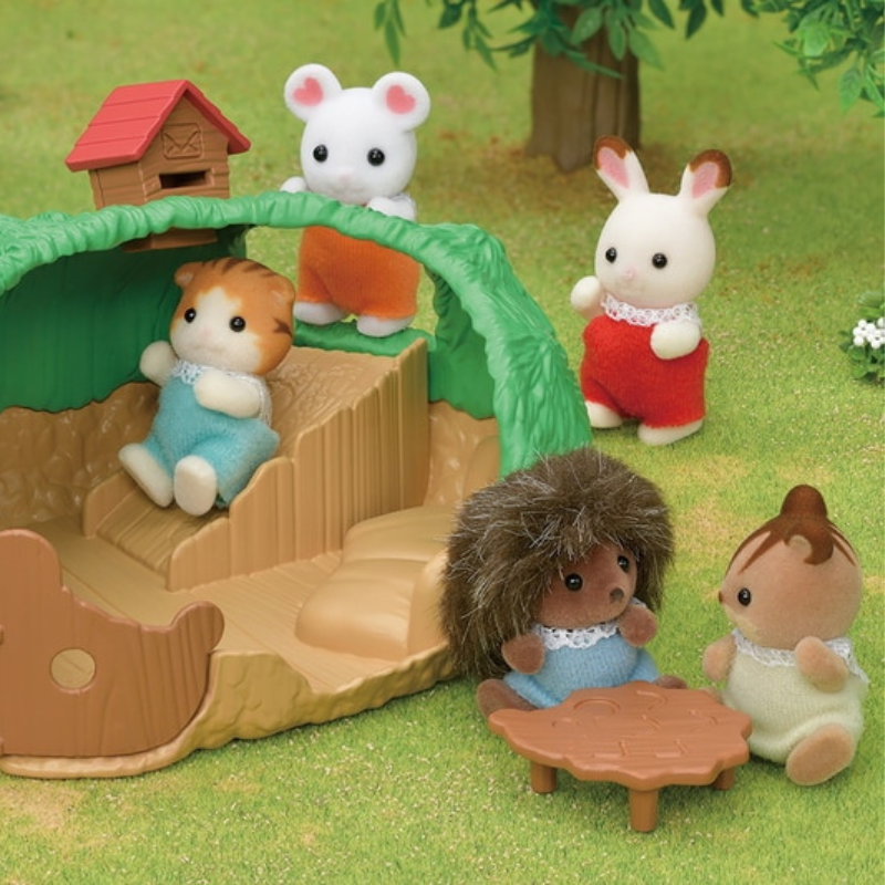 Calico Critters Baby Hedgehog Hideout